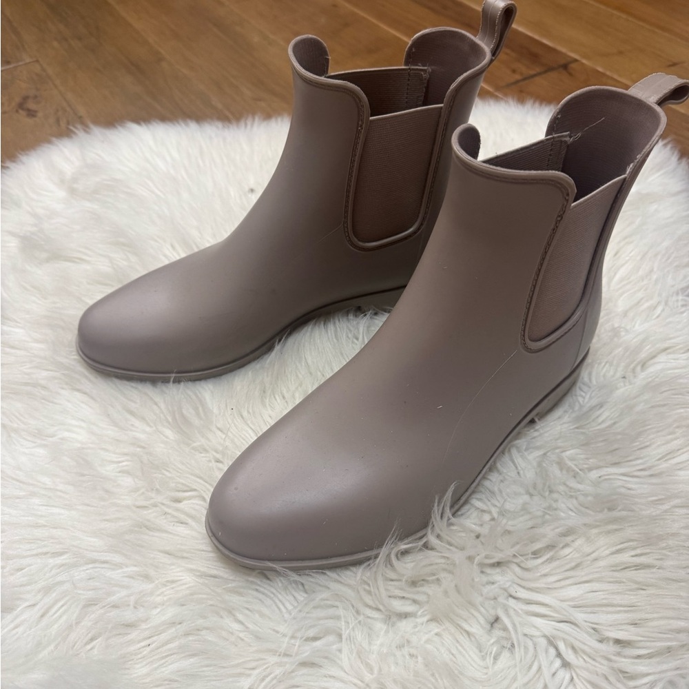 a new day Women's Taupe Chelsea Rain Boots